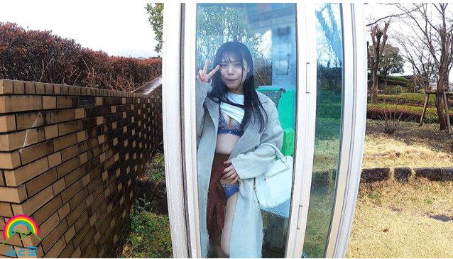 露出　女子大生