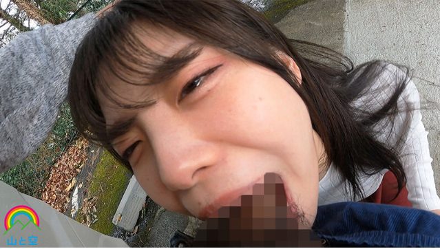 露出　女子大生